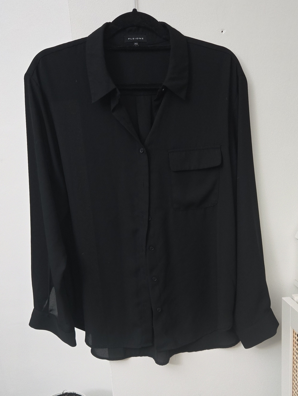 Pleione Black Men's Long-Sleeve Button-Down Shirt